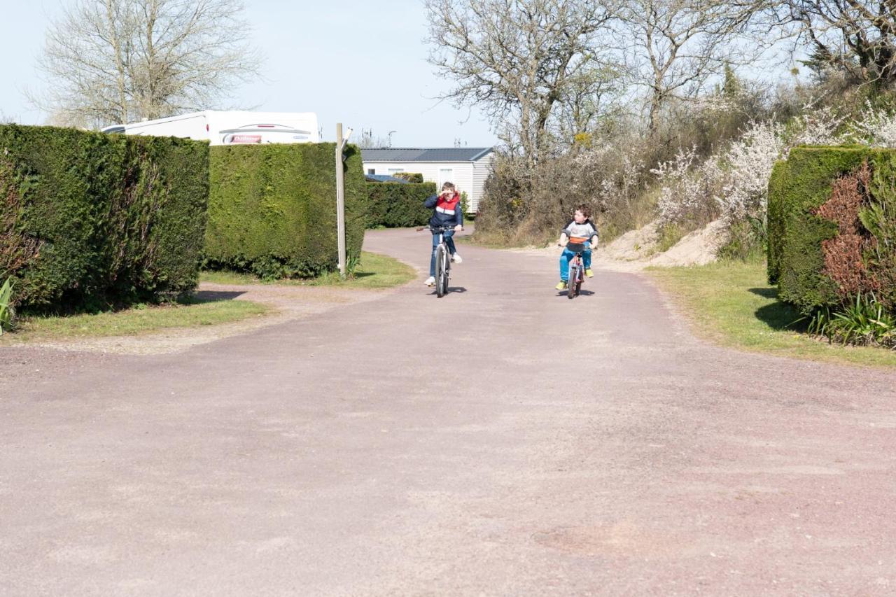 Camping Les Carolins Saint-Lo-d'Ourville 외부 사진